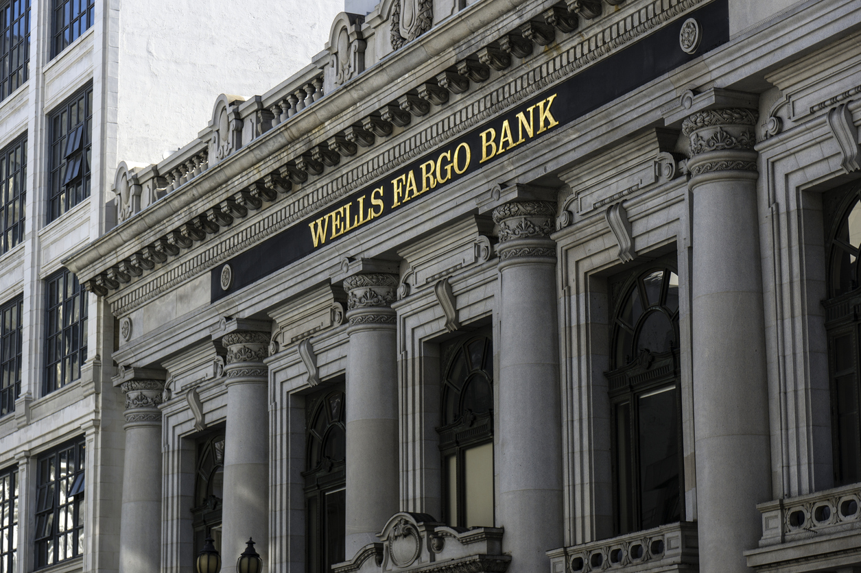 Wells Fargo Bank reaches class action settlement with shareholders